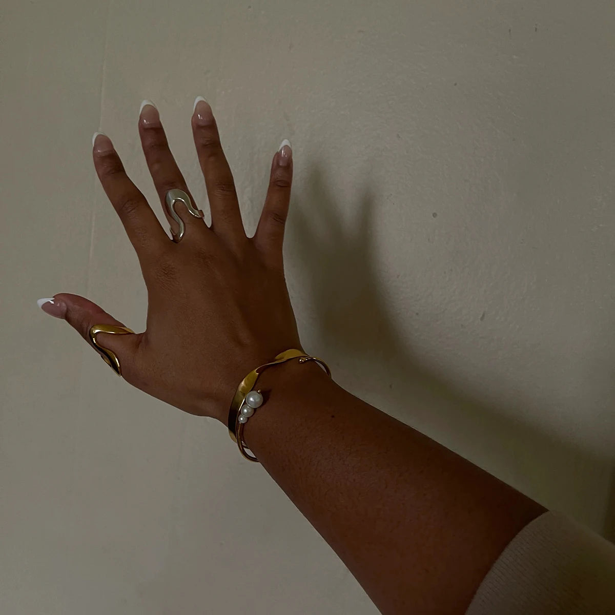 Twisted Geometric Ring