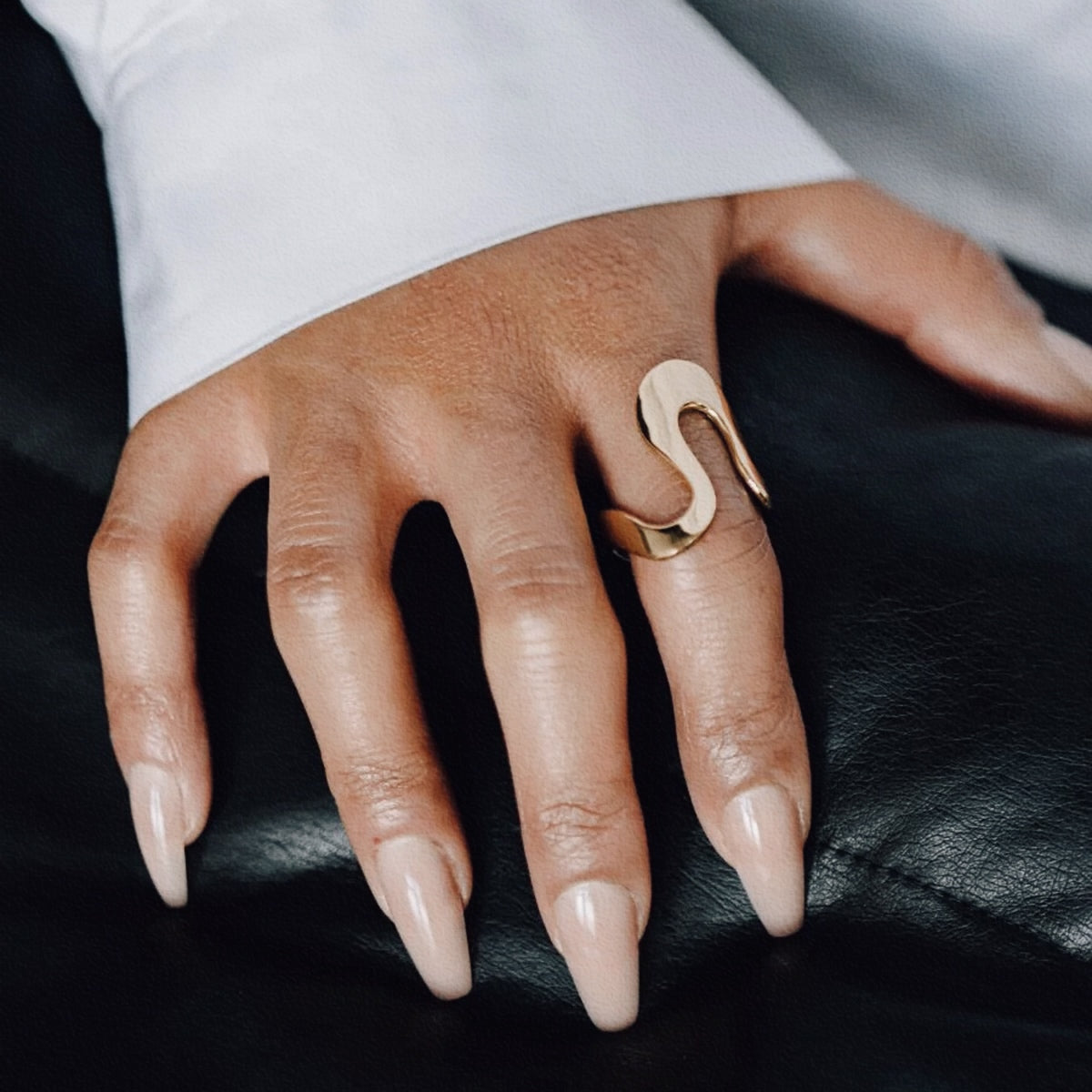 Twisted Geometric Ring