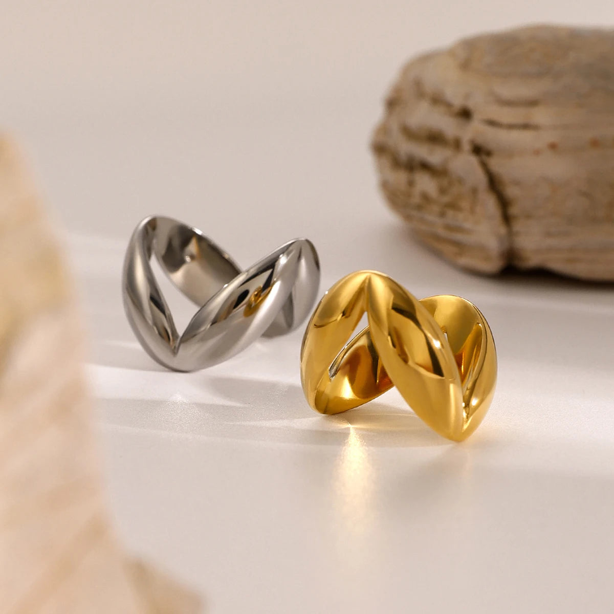 Vertex Chic Ring