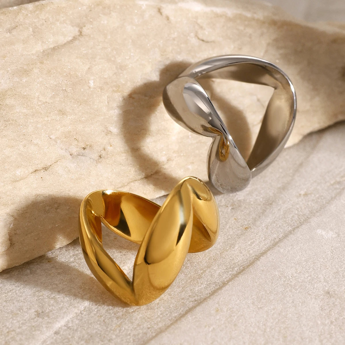 Vertex Chic Ring