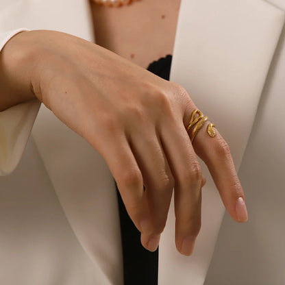 Serpentine Opening Ring