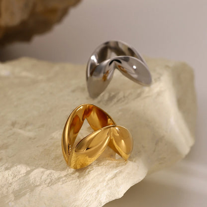 Vertex Chic Ring