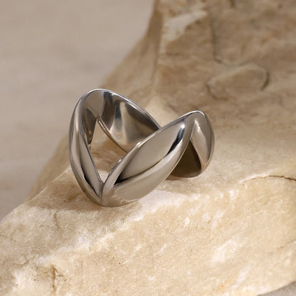 Vertex Chic Ring